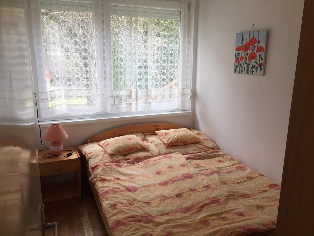 Siraly Apartman Balatonfůzfő 객실 사진